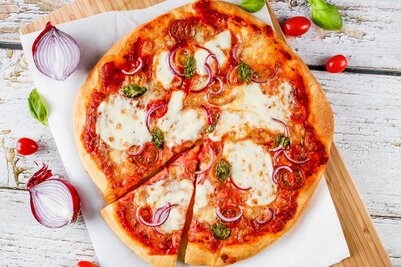 Rezept Pizza mit Basilikum Sauce
